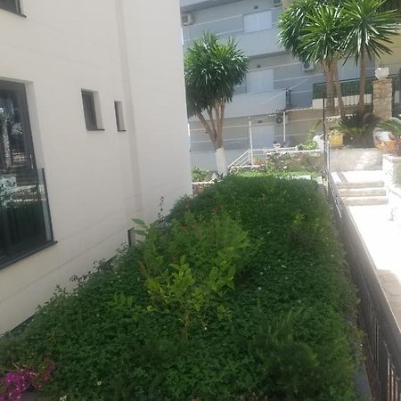 Apartamente Duplex Berti Sarandë Eksteriør bilde